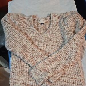 Small Universal Thread Sweater